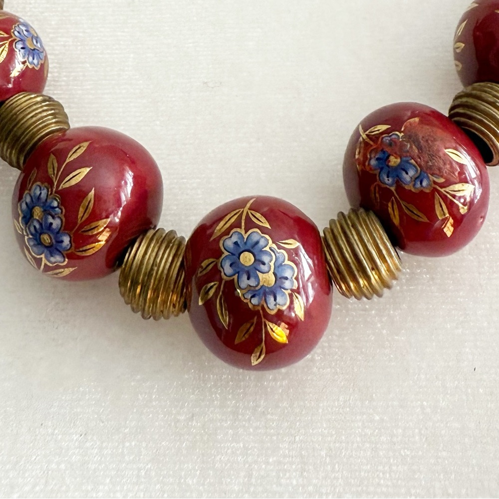 Vintage Oxblood Ceramic Bead Necklace Hand Painted Floral Chinoiserie Gilt MCM - Picture 8 of 9